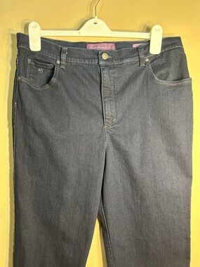 Gloria Vanderbilt Amanda Style Dark Blue Denim Jeans Size 16